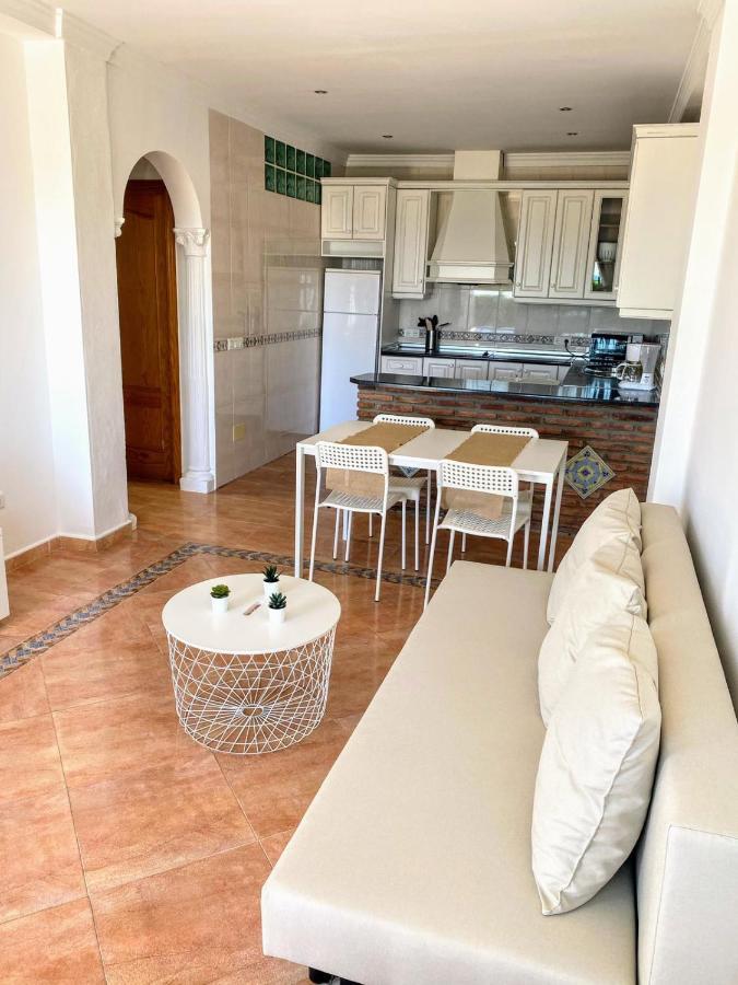 Appartement Apartamento Rio Adelfas à Benajarafe Extérieur photo